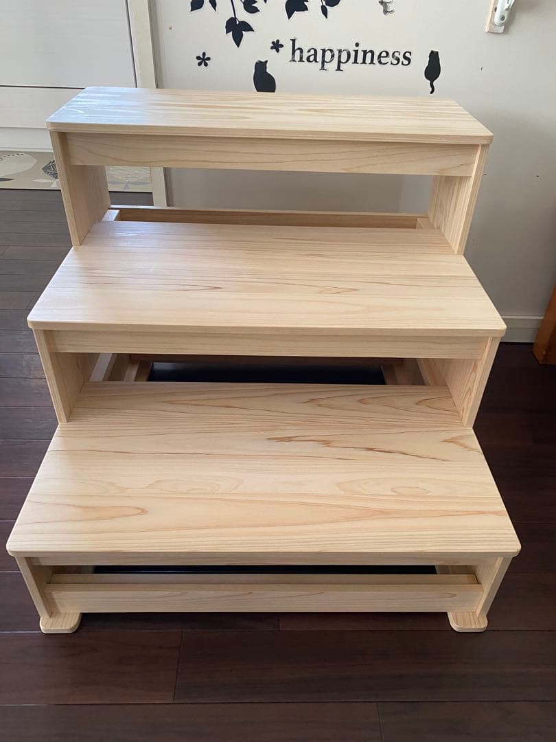 woodstock 39様限定の木製の3段の踏み台です。