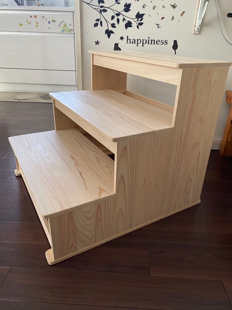 woodstock 39様限定の木製の3段の踏み台です。