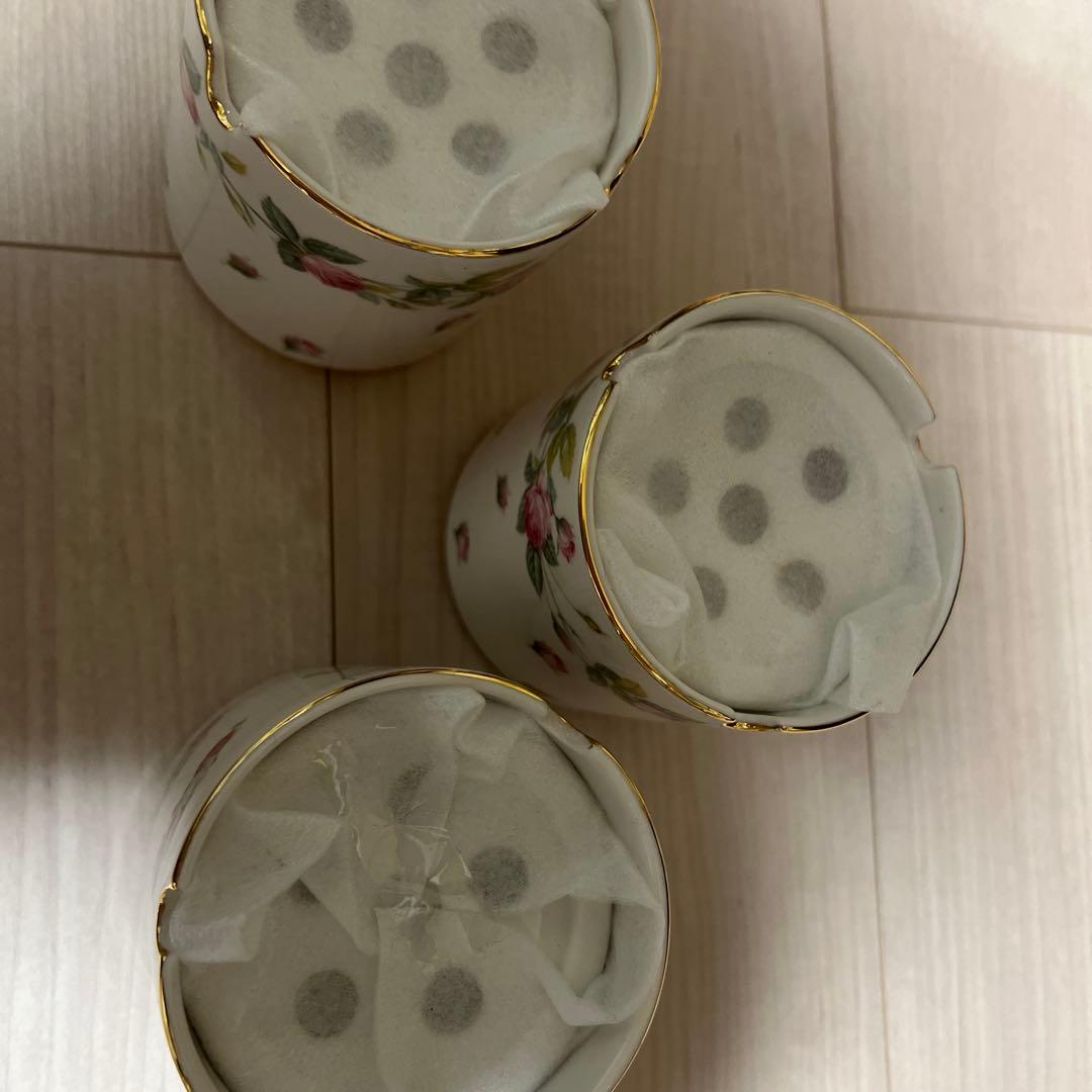 新品未使用 ローズ柄 陶器 灰皿 アシュトレイ