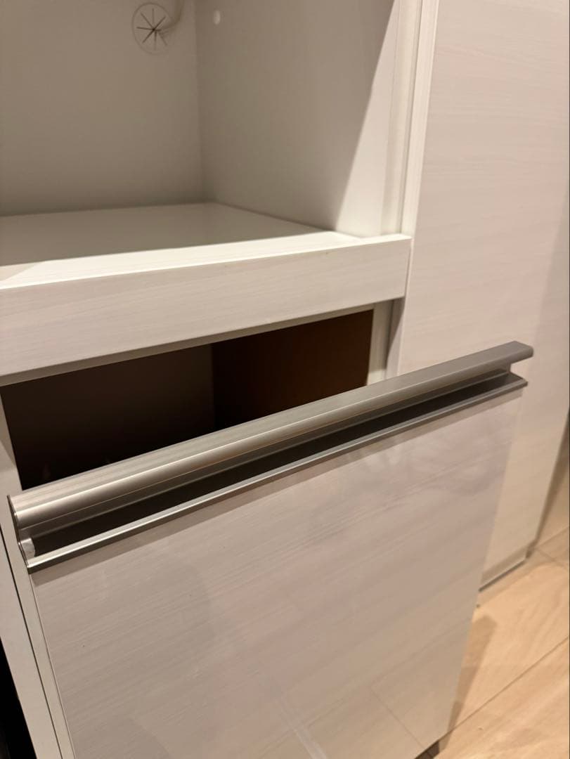 ニトリ　キッチンボード　食器棚　ラガーレ　幅140cm 白