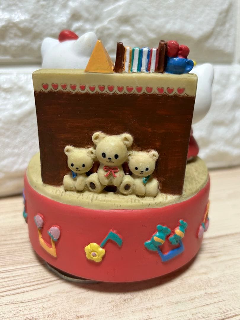 ハローキティ　レトロ　オルゴール