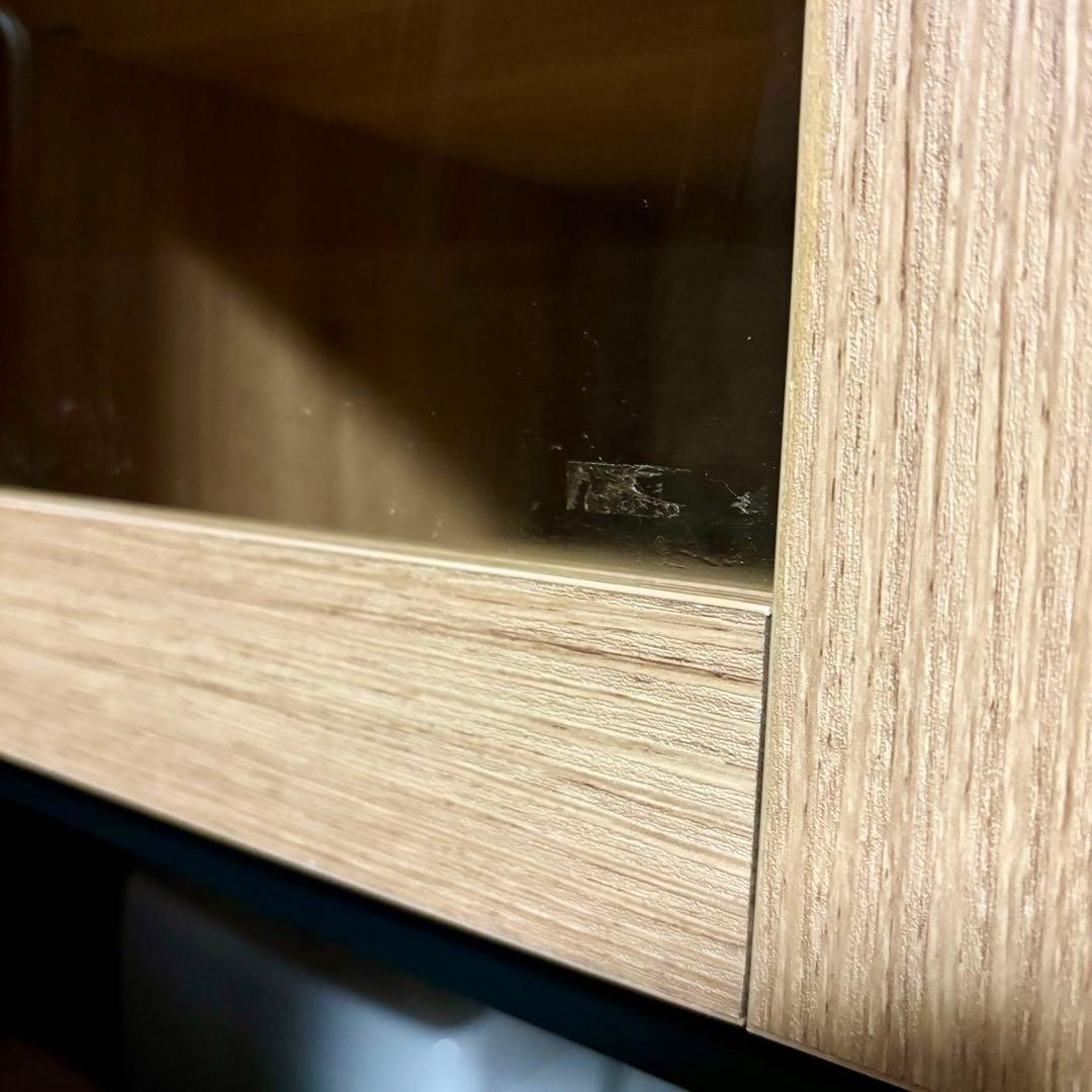 〈とても綺麗〉 食器棚 ごみ箱上ラック 木製 ガラス扉付き 大容量 完成品