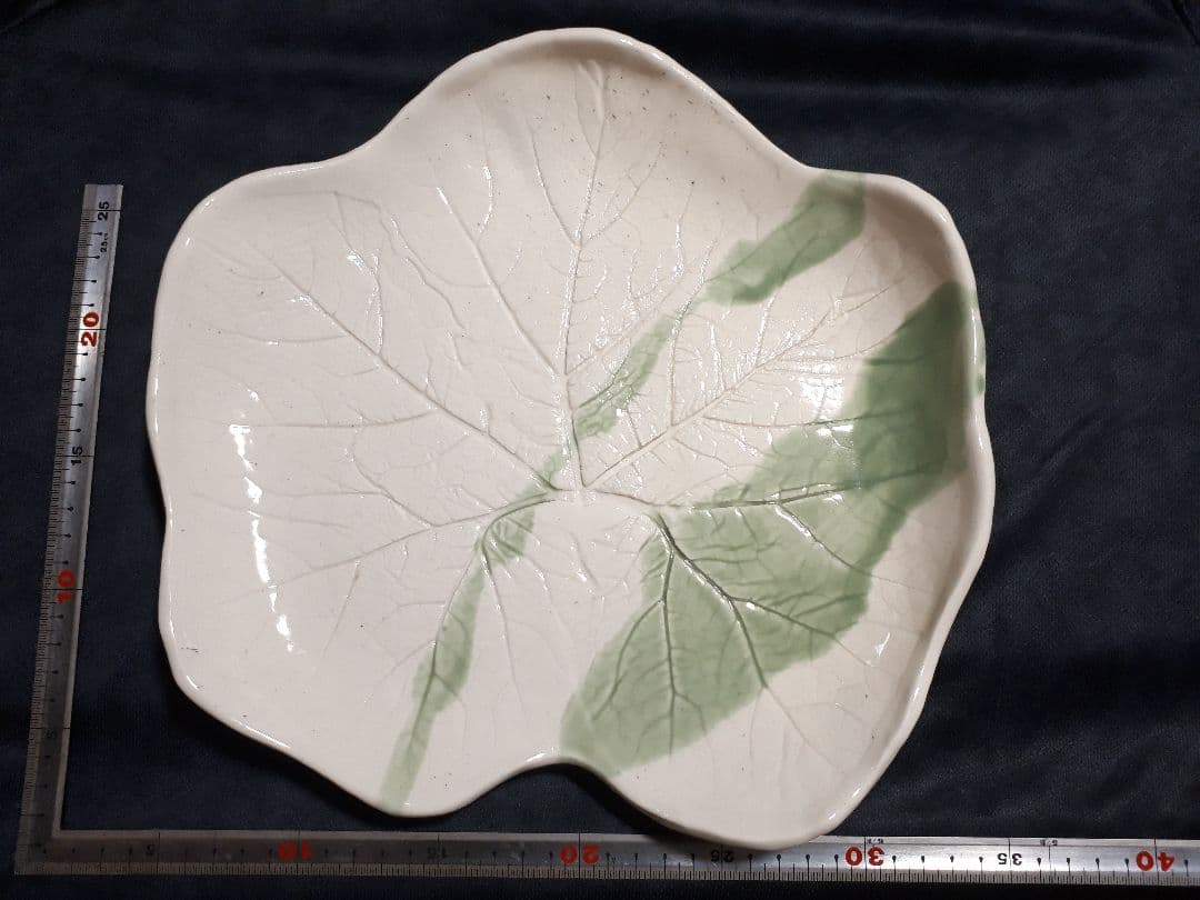 値下げ‼️陶楽窯 桑原リエ作 白地緑釉葉脈皿
