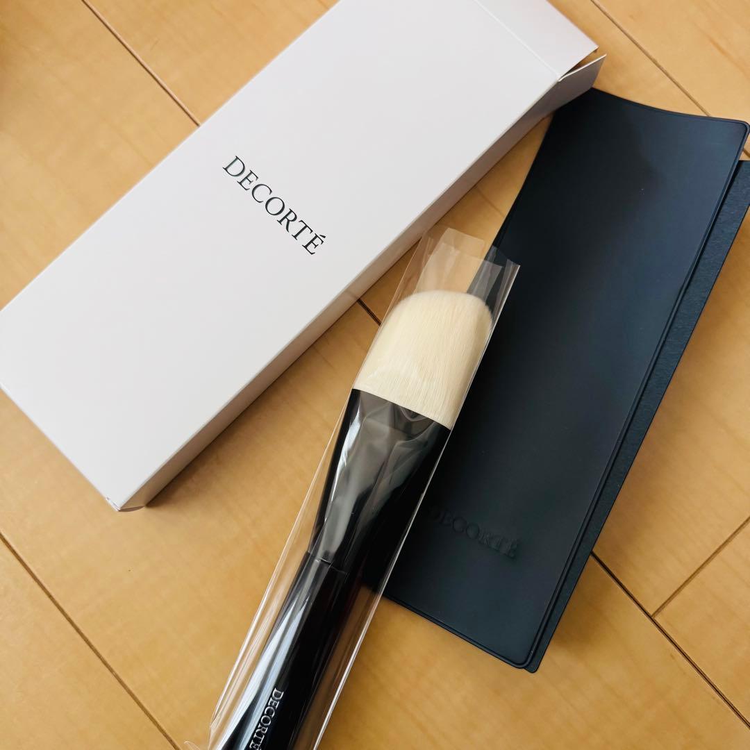 コスメデコルテ★AQ　オーラリフレクター 04　限定ブラシ付き