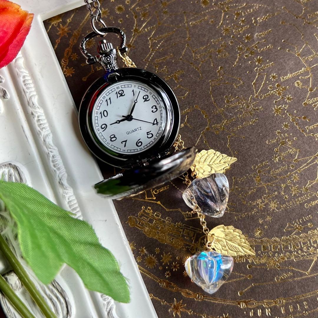 夜空見上げる九尾狐と鬼灯の蓄光懐中時計★(蓄光満月と蒼彼岸花付き)