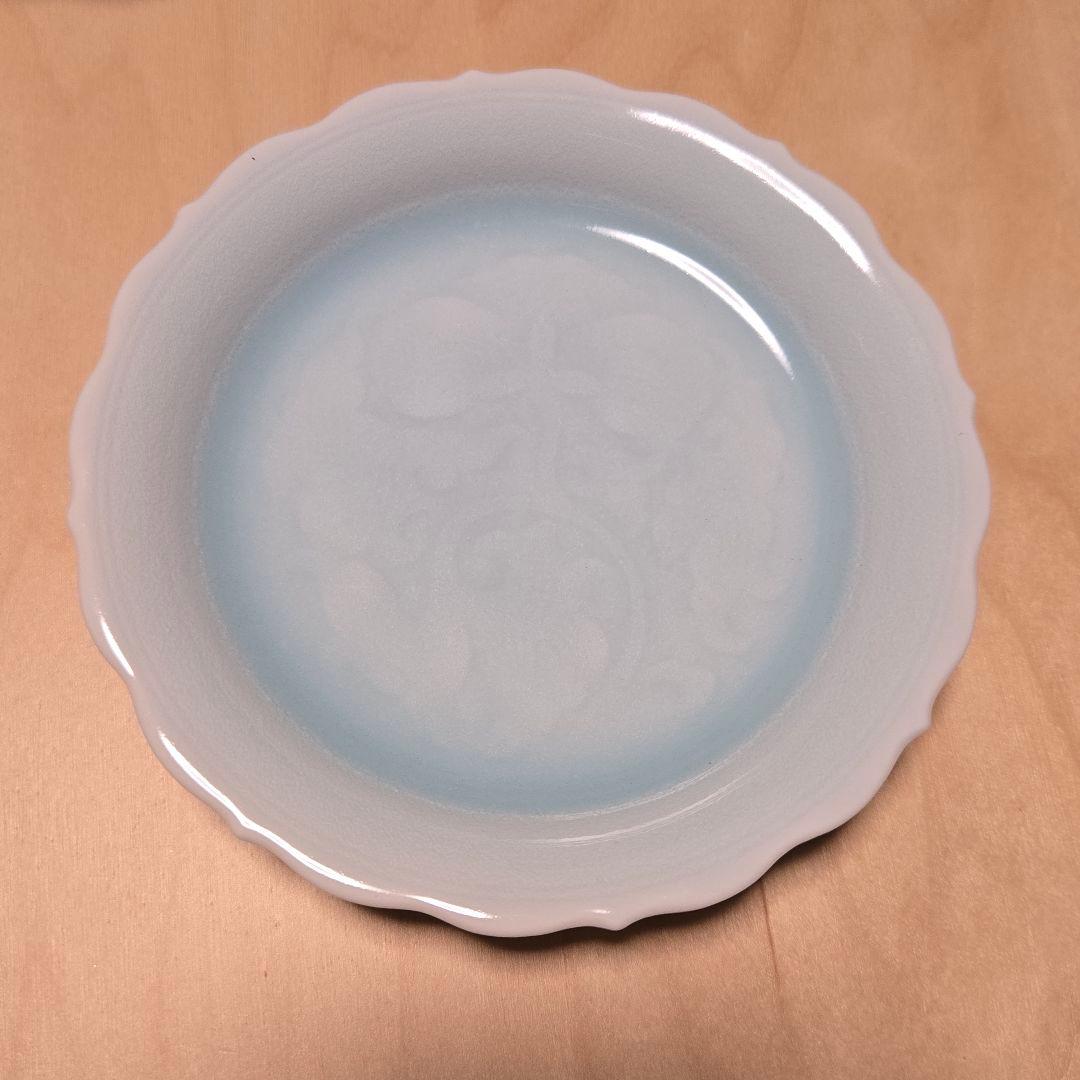 年末セール】新品未使用 美濃焼 快山窯 青白磁 唐草文 輪花皿（銘々皿