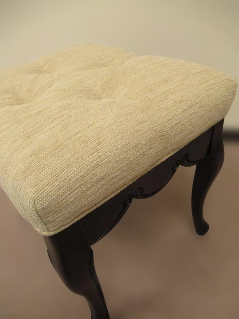 クラシック ベージュファブリックスツール