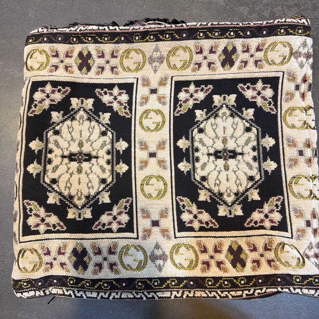 GUCCI グッチ　幾何学模様 クッションカバー　白　☆訳あり