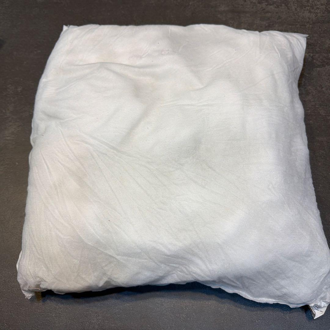 GUCCI グッチ　幾何学模様 クッションカバー　白　☆訳あり