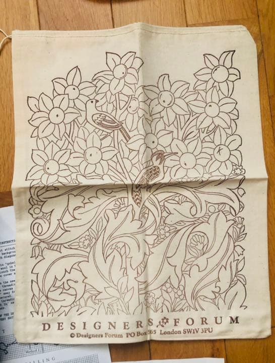 ベスラッセル 刺繍キットBannies by William De Morgan