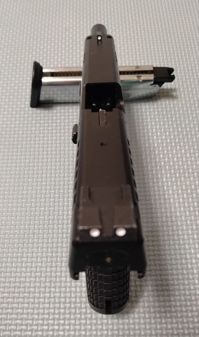 東京マルイ　XDM-40　ガスブローバックガン（予備 マガジン 付）