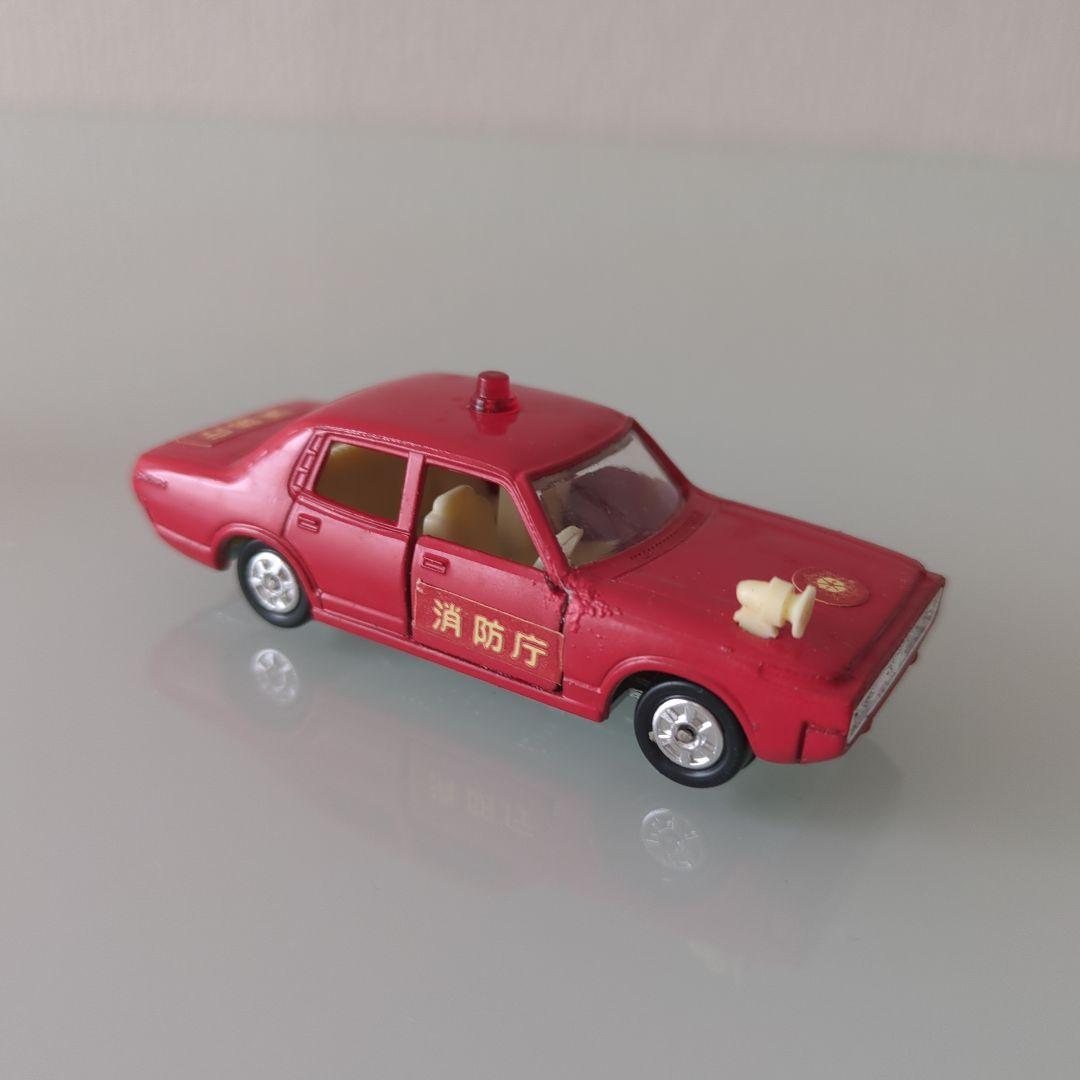 黒箱トミカ ニュークラウン ファイアチーフカー