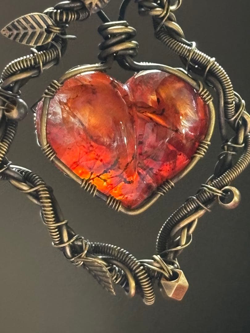 高品質ファイヤークォーツのハート型　ワイヤーペンダントトップ　天然石