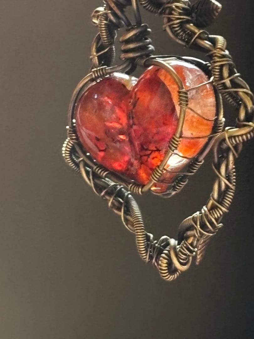 高品質ファイヤークォーツのハート型　ワイヤーペンダントトップ　天然石