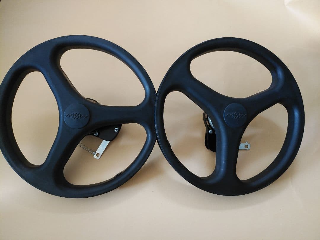 ニッシン車椅子用16インチプラスチックホイール！