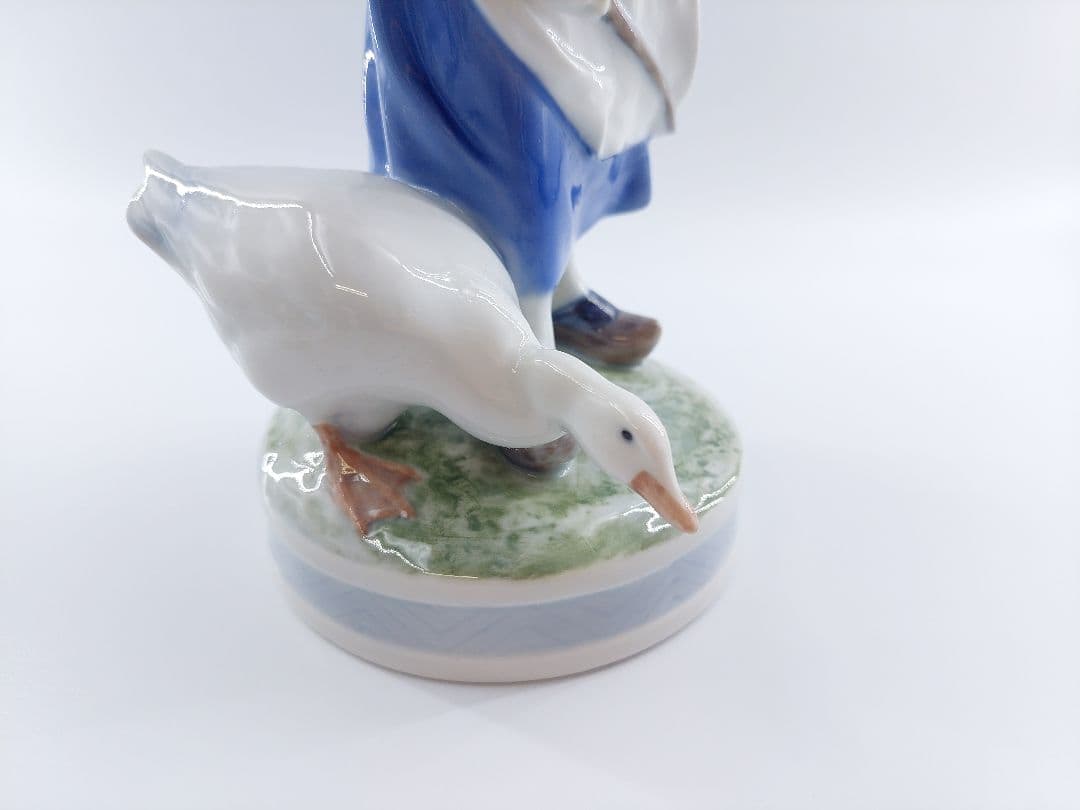ロイヤルコペンハーゲン 少女と白鳥 フィギュリン 陶器 置物 高さ24cm