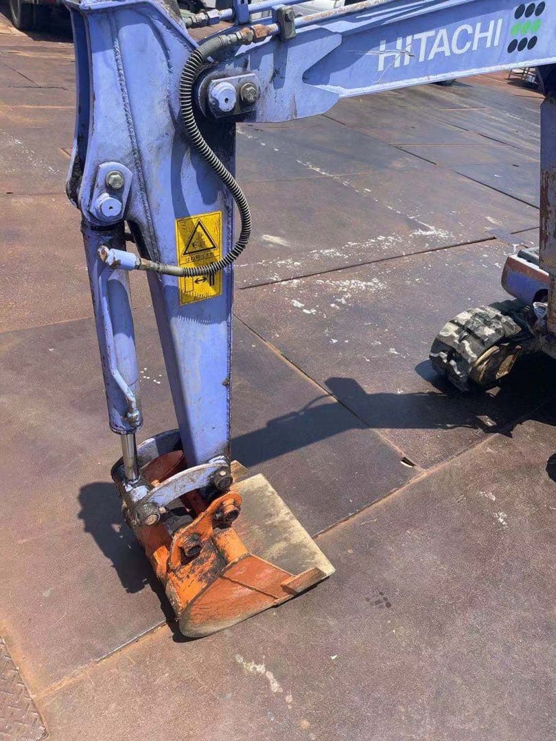 愛知　日立 EX15-2 1.5t ミニユンボ 860時間 動作品