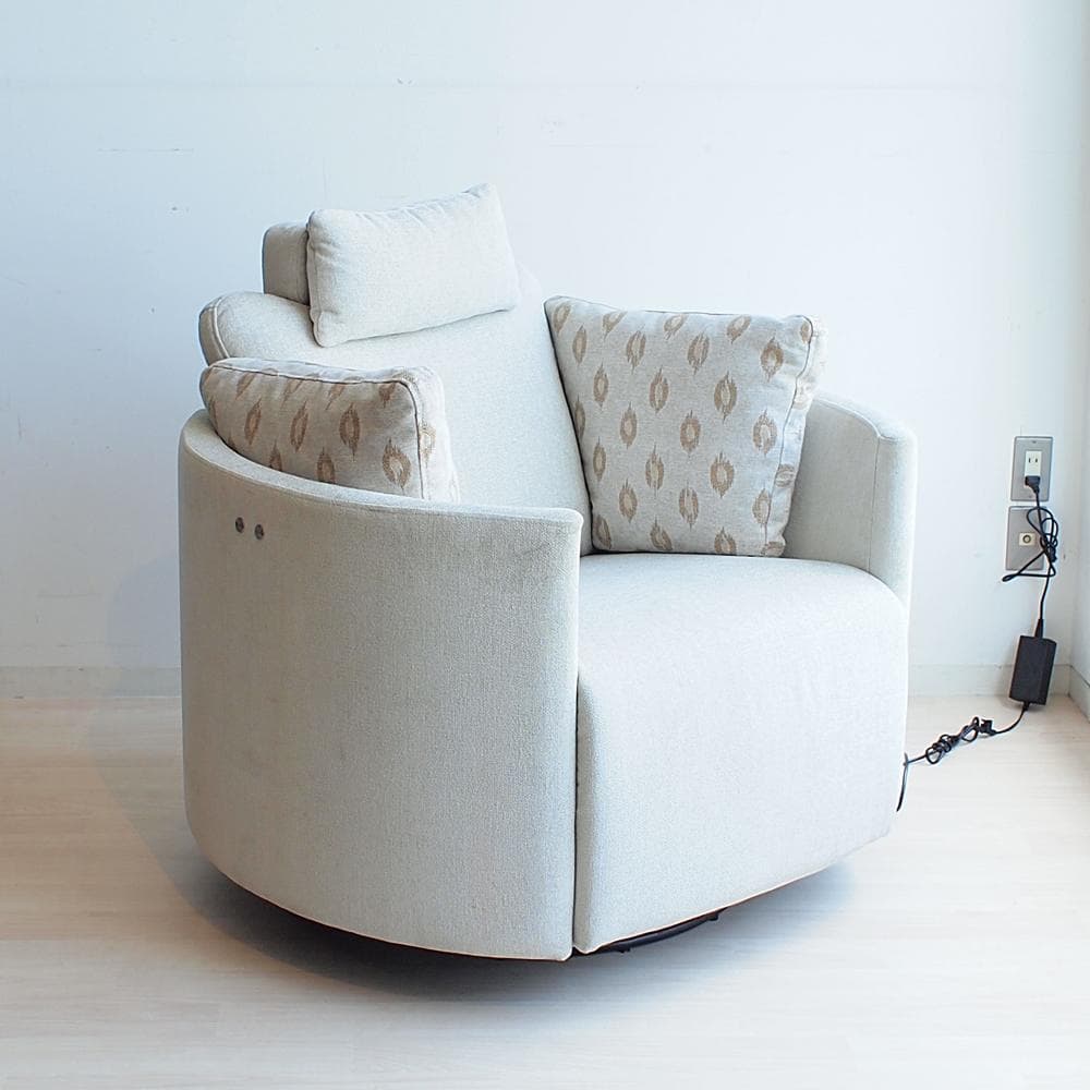 Fama 電動リクライニング付き ロッキングチェア