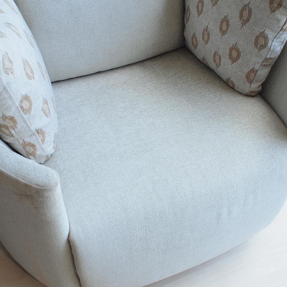 Fama 電動リクライニング付き ロッキングチェア