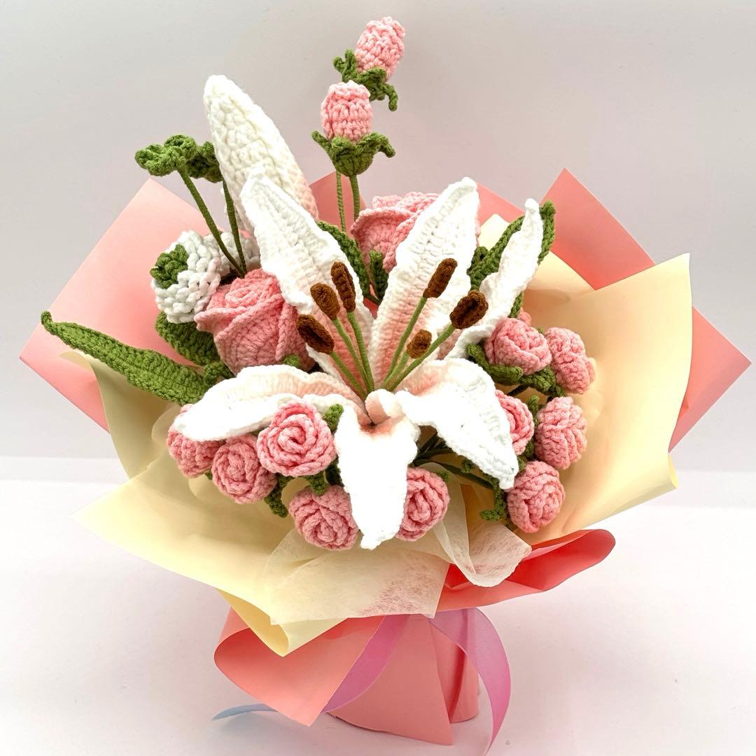 編み物ブーケ ユリとバラ デザイン - メルカリ