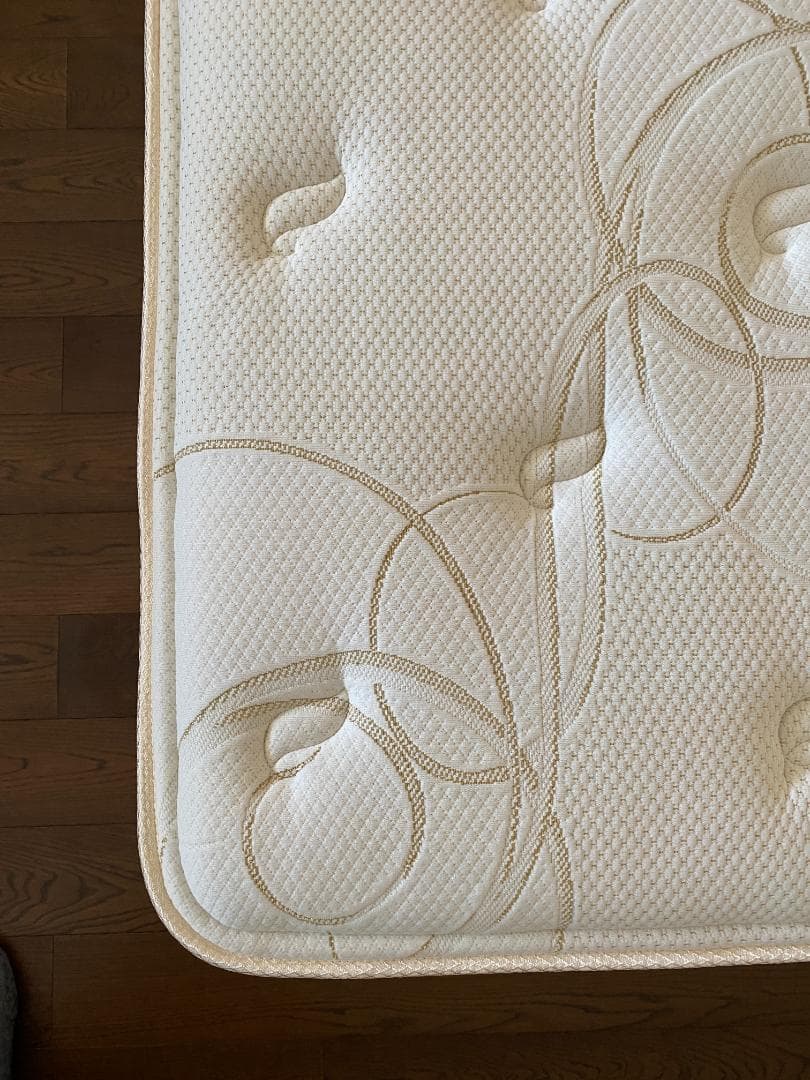 シモンズ　ゴールデンバリュー【ダブルサイズ】マットレス＋ベッドフレーム