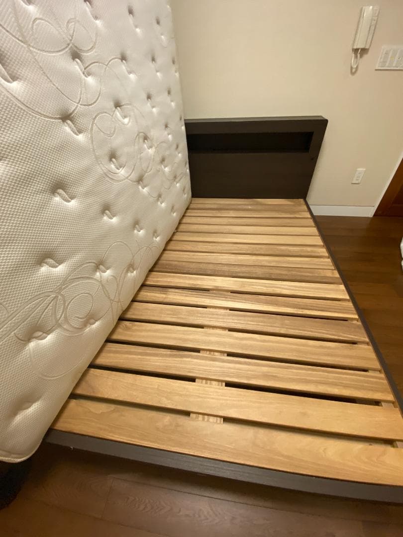 シモンズ　ゴールデンバリュー【ダブルサイズ】マットレス＋ベッドフレーム