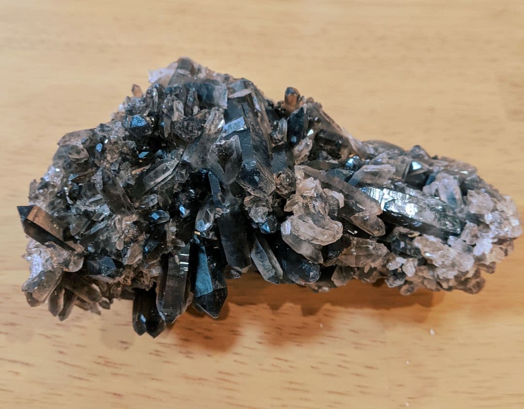 モリオンの大きなクラスター（母岩無し原石）