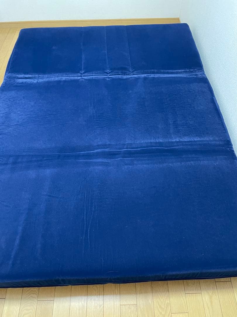 一度で揃う！カウチソファベッド ダブルネイビー　 クッション付き　布団他セット