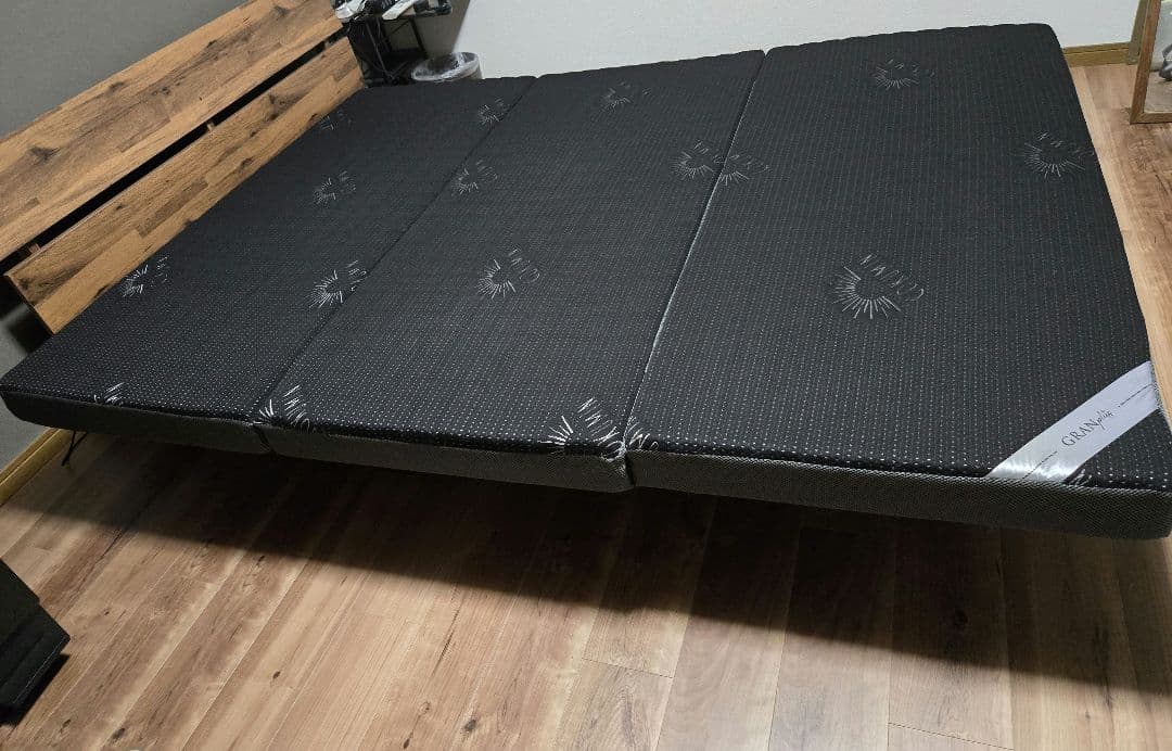 ¥29,998→¥13000!ダブルベッド マットレス 新品 未使用 三つ折り