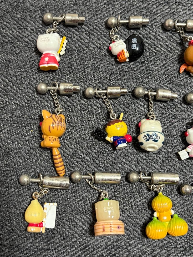 【再々値下げ】　平成レトロ　レア　ご当地キティ　ハローキティ ストラップ 14個