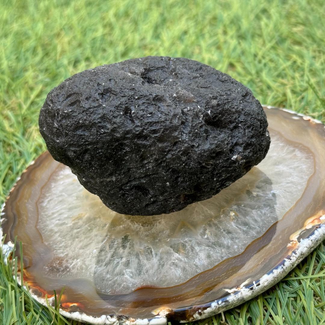 モルダバイト　チンターマニの仲間　◇アグニマニタイト◇大きい原石　221.1g