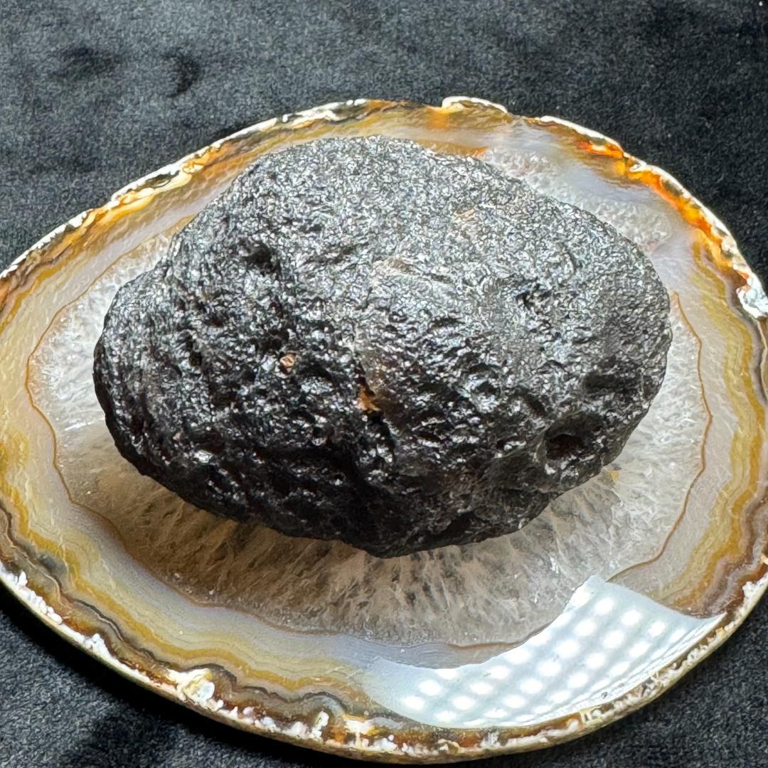 モルダバイト　チンターマニの仲間　◇アグニマニタイト◇大きい原石　221.1g