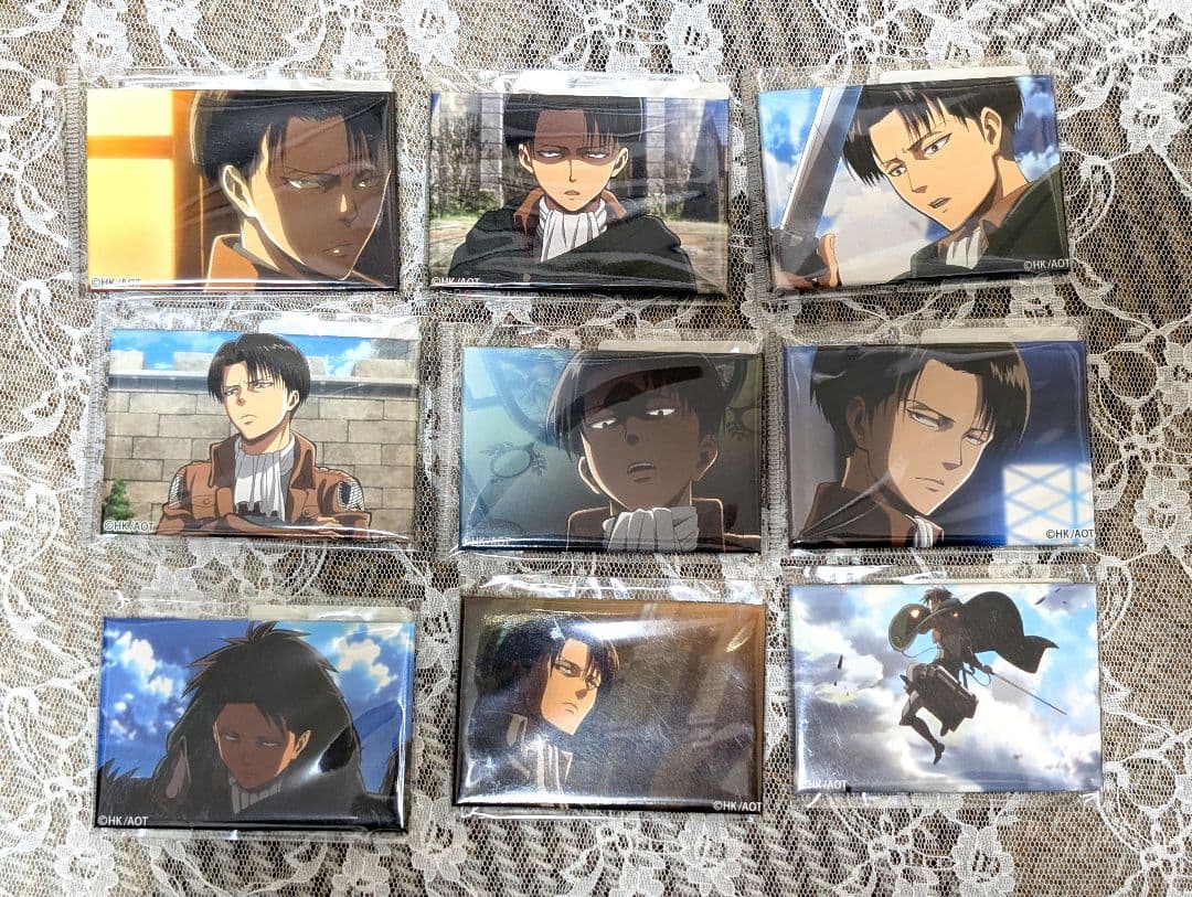 進撃の巨人 リヴァイ百景　缶バッジ46個セット＋おまけ2個