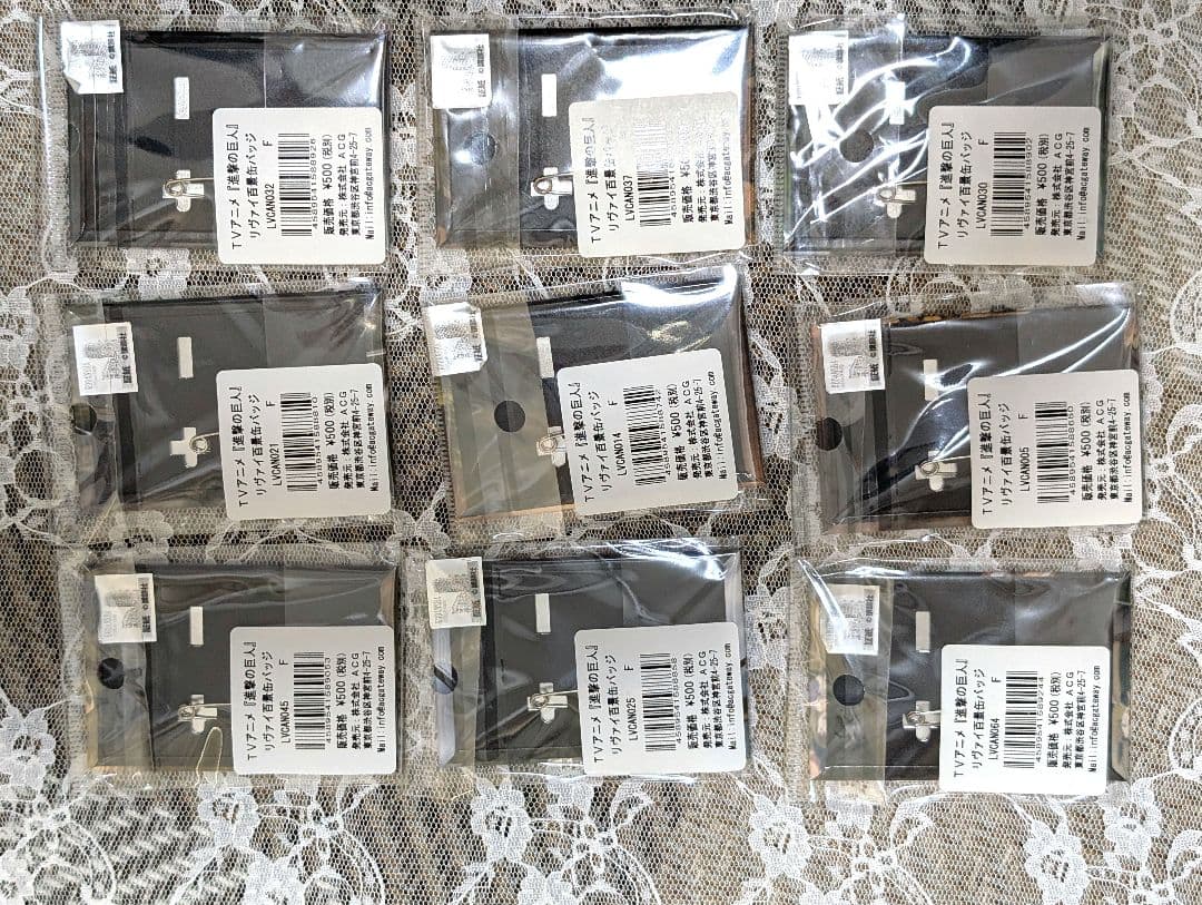 進撃の巨人 リヴァイ百景　缶バッジ46個セット＋おまけ2個