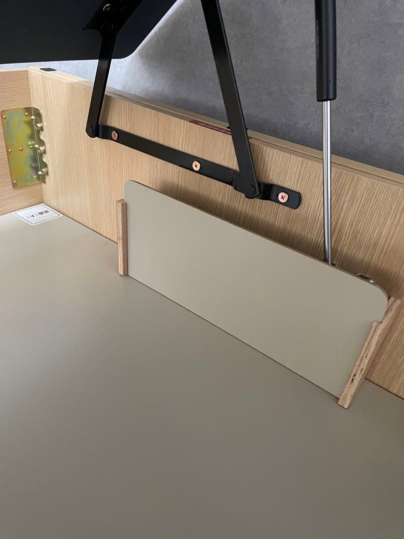 ニトリ　セミダブル収納付ベッドフレーム　跳ね上げ式