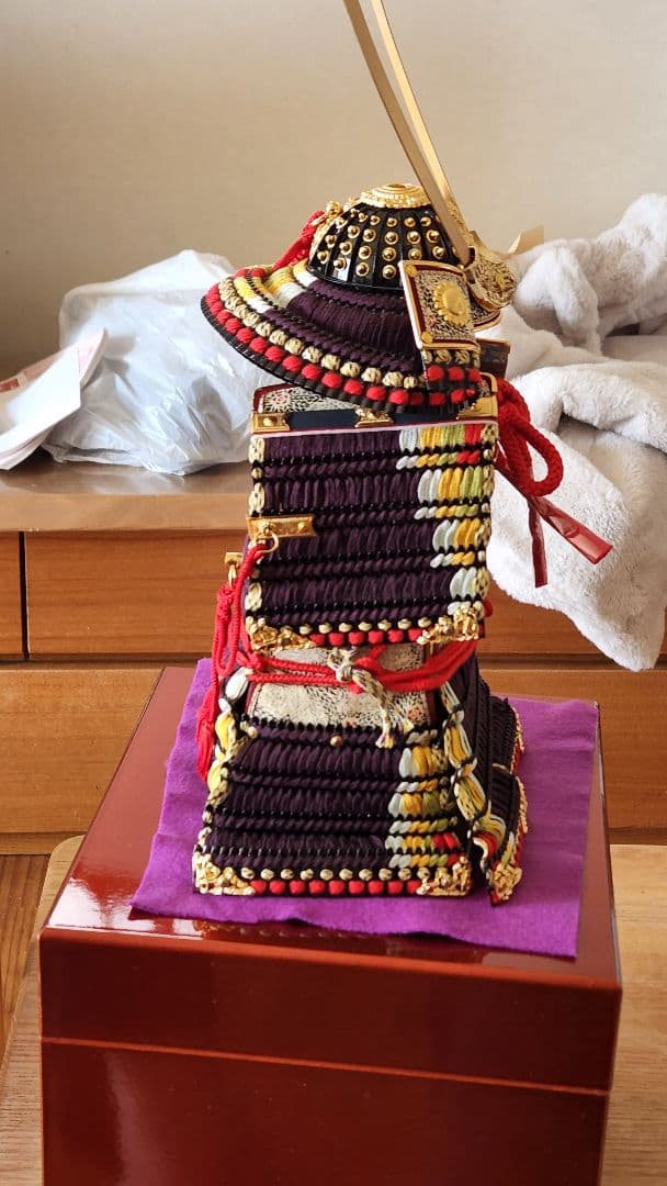 五月人形 武士の鎧、武蔵朔太郎作。特別価格！