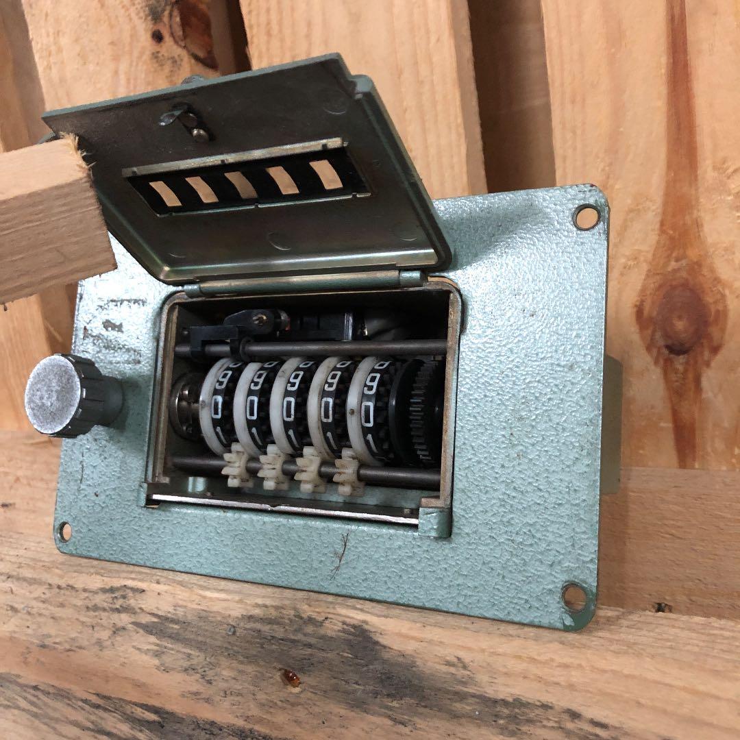 カウンター　デジタル　アナログ　昭和　レトロ　機械　インダストリアル　オブジェ