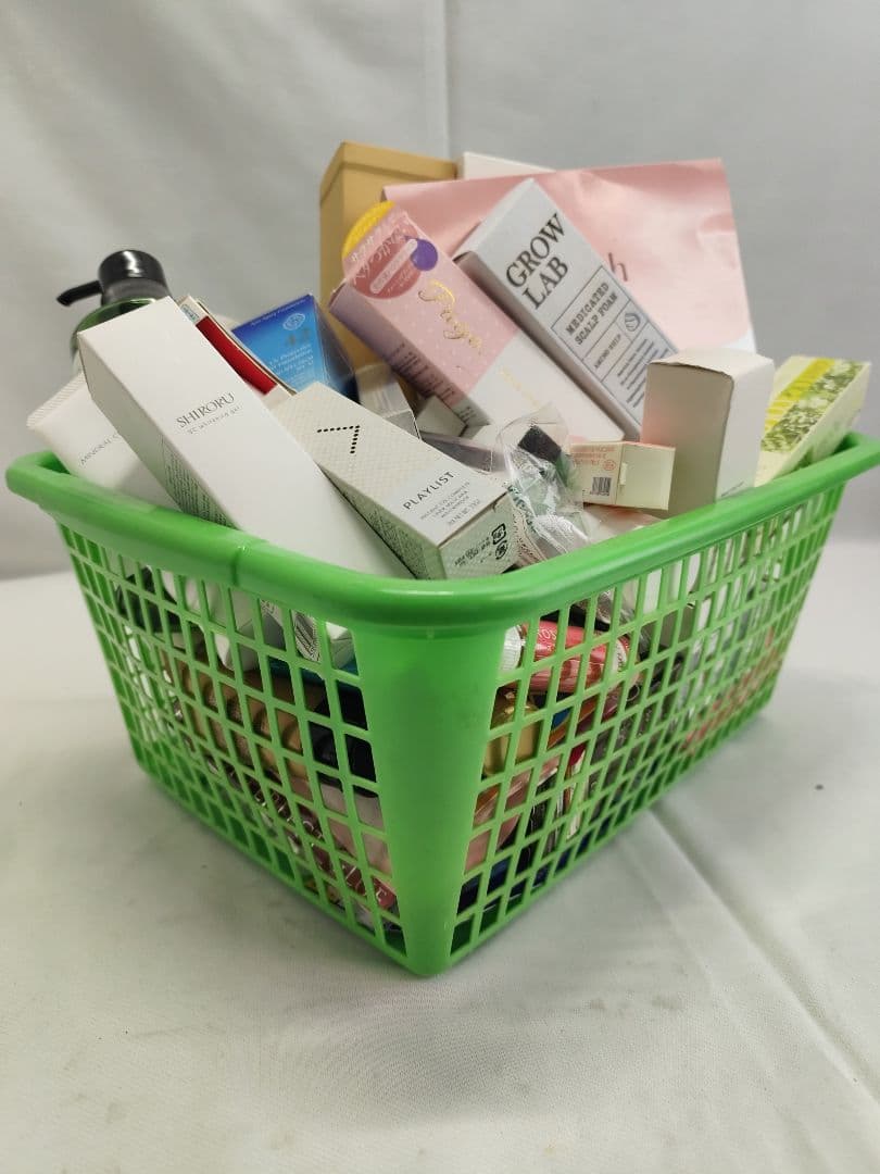 新品未使用　化粧品など大量まとめ売り（基礎化粧 スキンケアヘアケアコスメその他）