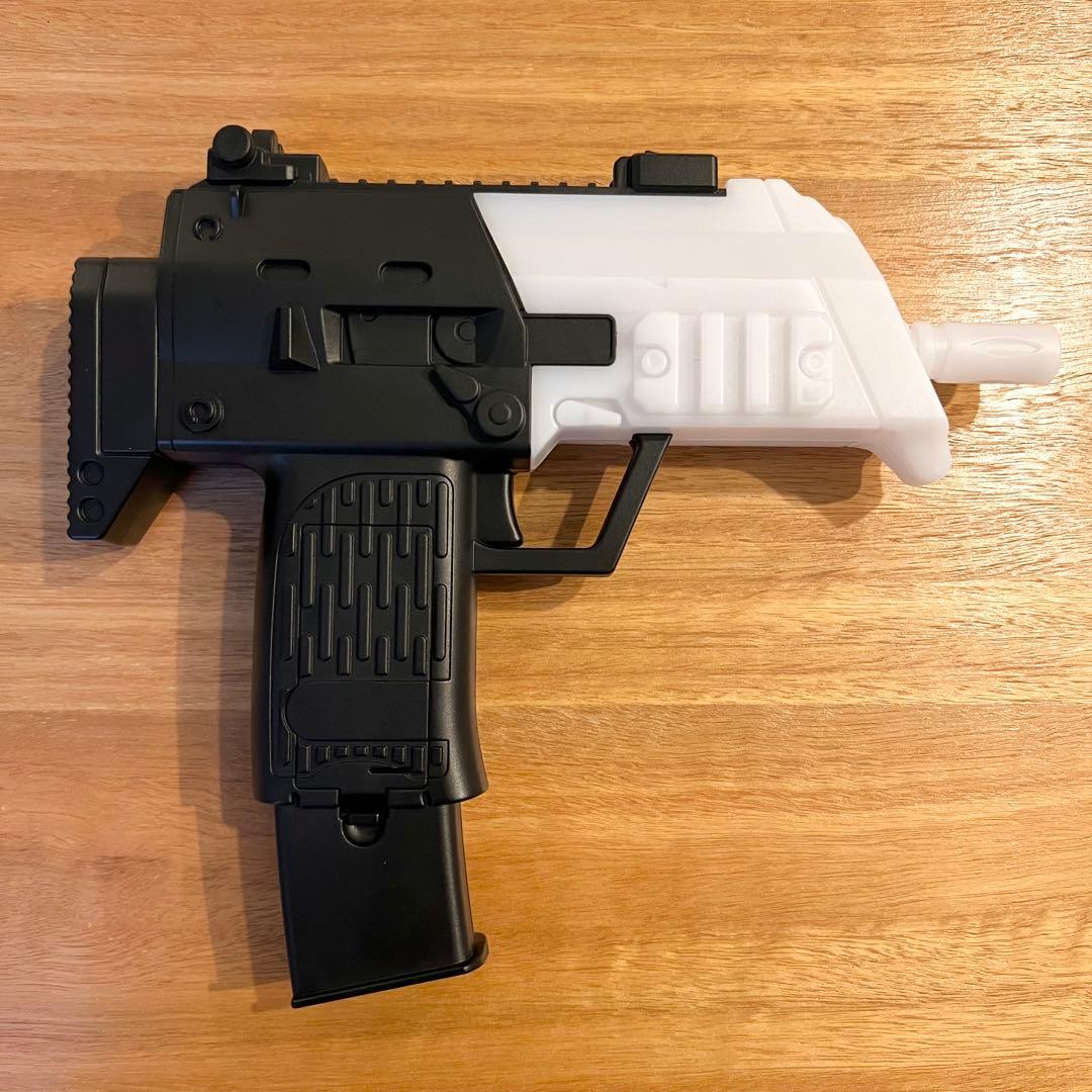 サブマシンガン型ペンライト 限界 リボルバー GENKAI REVOLVER - メルカリ