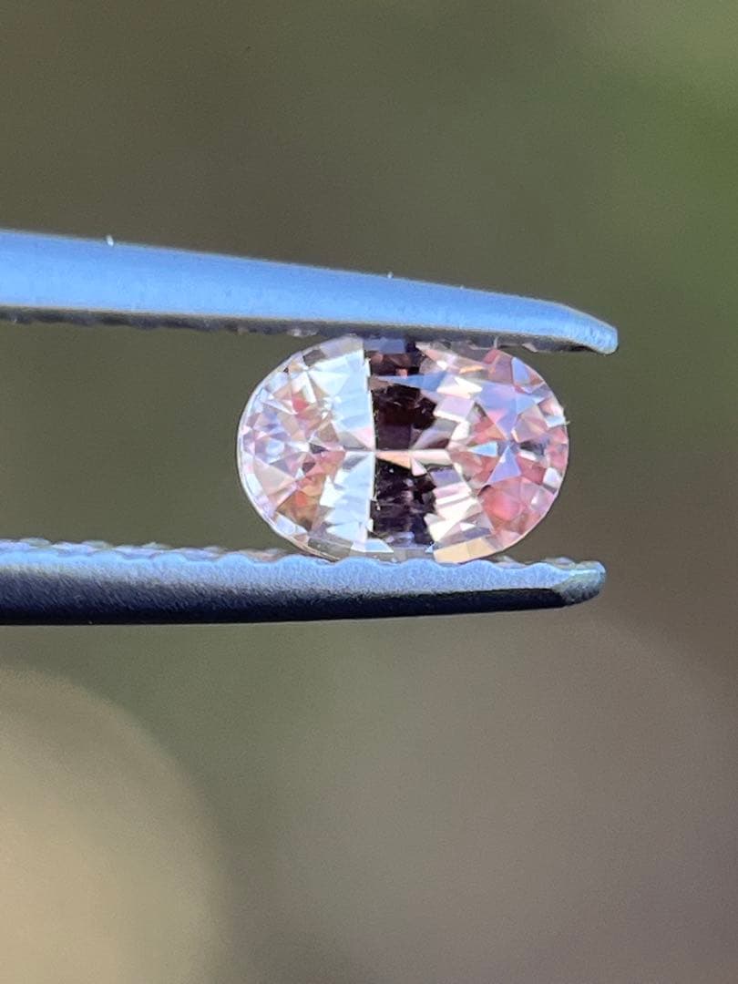 パパラチアサファイアルース 0.28ct 4.5 x 3.1 x 2.2mm