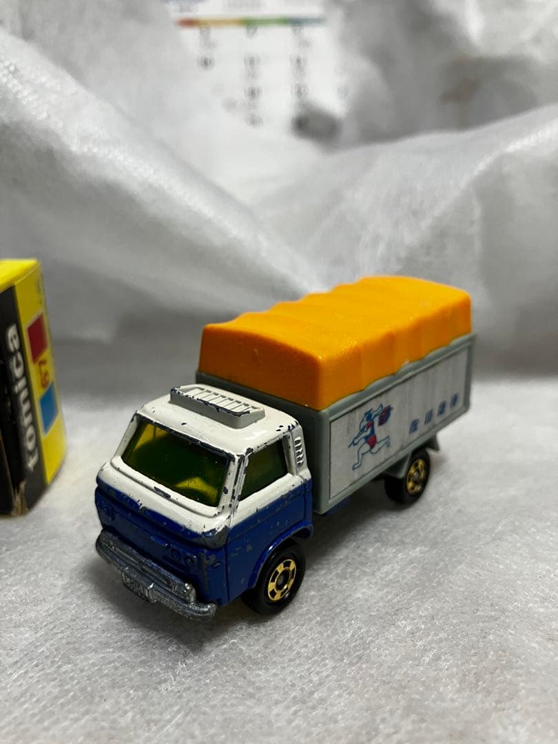 トミカ黒箱67 日産キャブオールパネルトラック　佐川急便