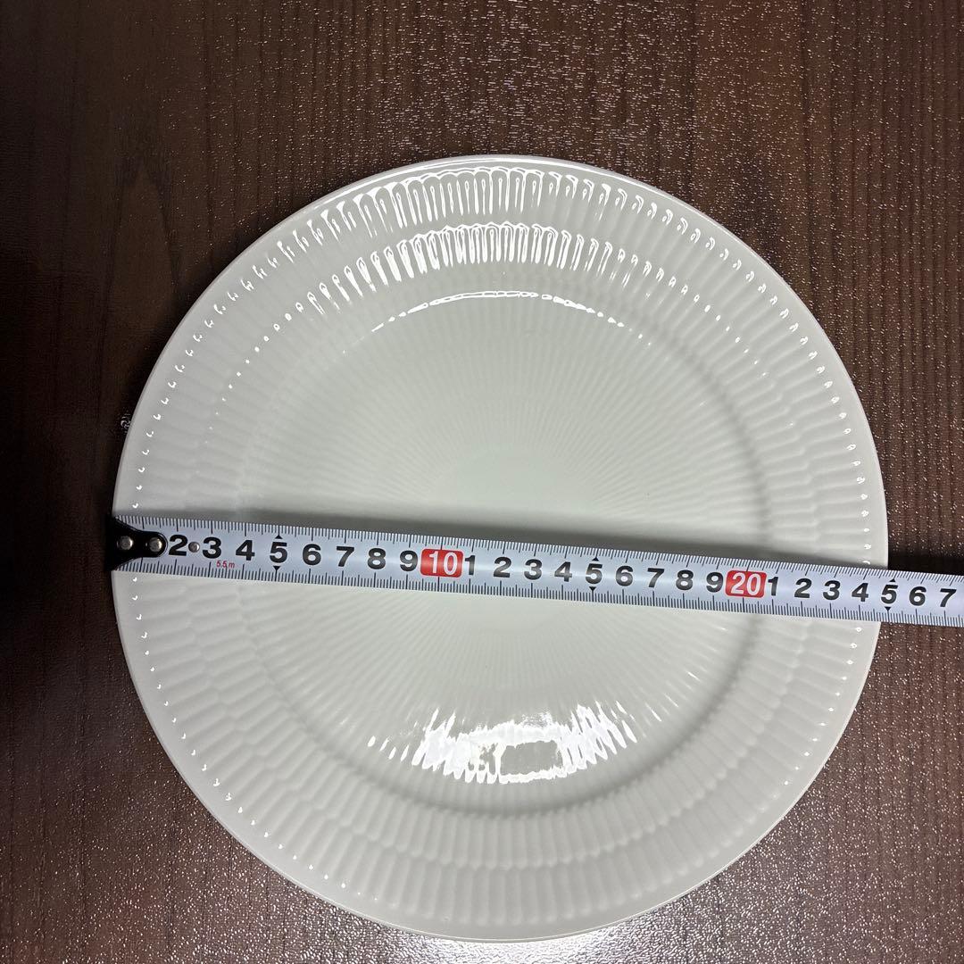 最終値下げ　  ホワイトリブ皿 新品未使用