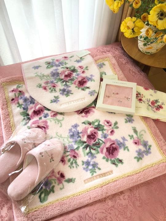 確認用　ローラアシュレイ　トイレタリー　バスマット