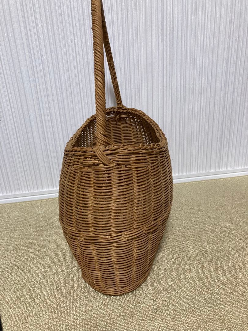 大きいラタンパニエ 籐編みバスケット ブロカントショップアンティーク家具店購入