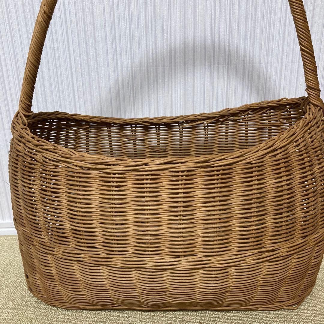 大きいラタンパニエ 籐編みバスケット ブロカントショップアンティーク家具店購入