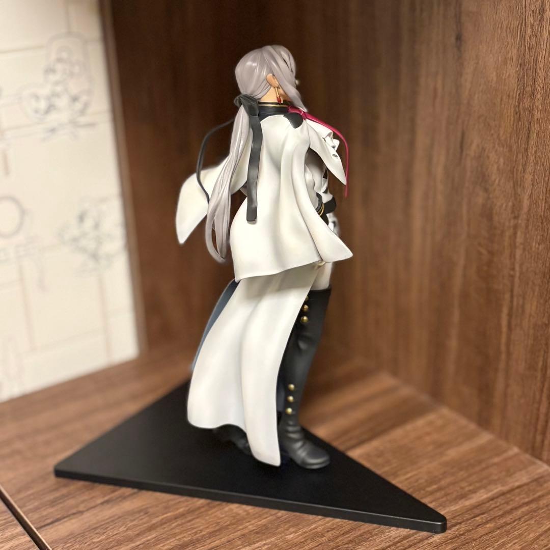 フェリド・バートリー ノンスケールPVC塗装済みフィギュア 終わりのセラフ