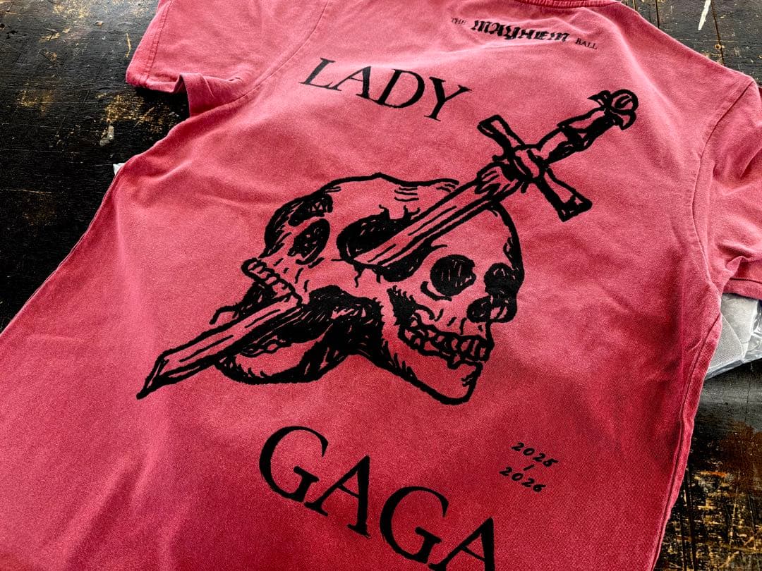 新品)レディーガガ VIPGOLD 最前列 Tシャツ M〜最安値〜 - メルカリ