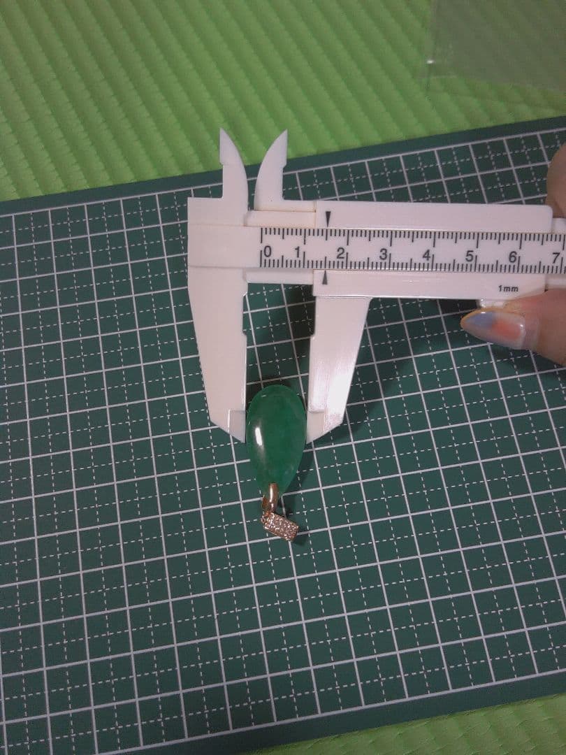 中国アンティーク★翡翠ドロップ型ペンダント★ネックレストップ★《#九運国際貿易》