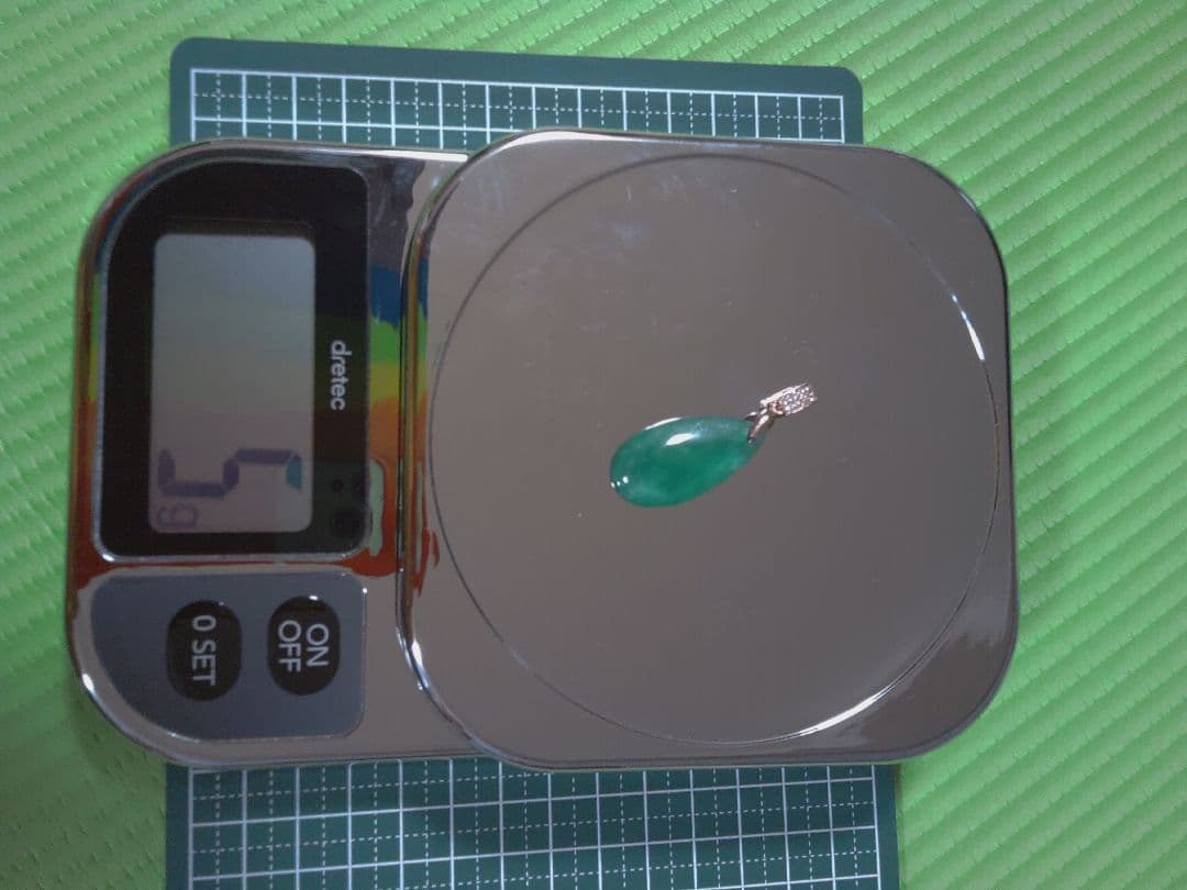 中国アンティーク★翡翠ドロップ型ペンダント★ネックレストップ★《#九運国際貿易》