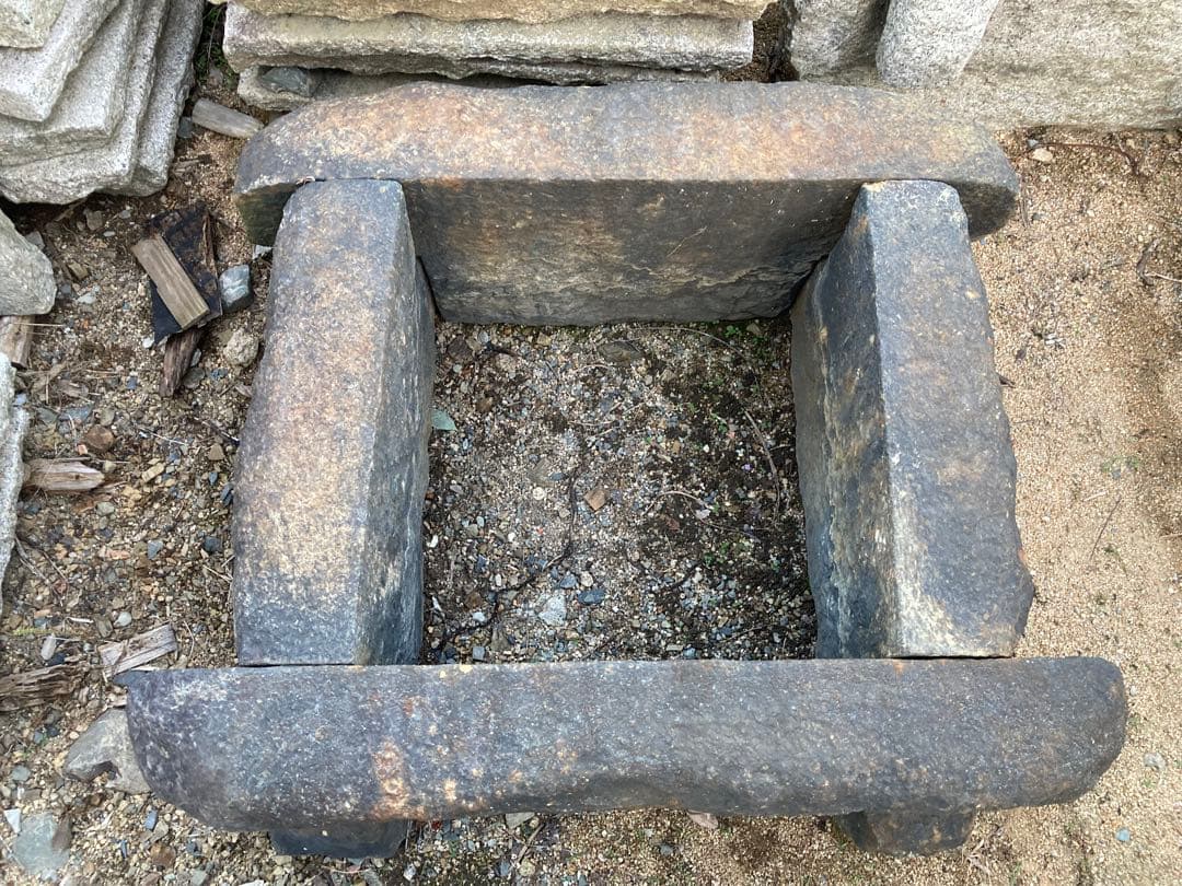 丹波鞍馬石製角井筒